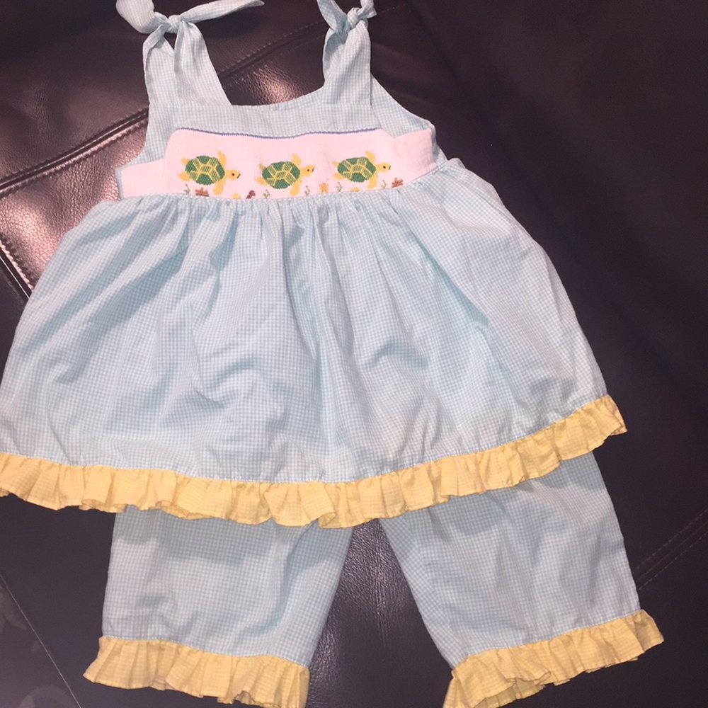 Smocked set with turtles 🐢🐢🐢